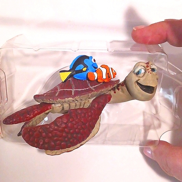 Hallmark Finding Nemo "Sweeeet Friendship" Keepsake Ornament 🐟🐠🐡 - Picture 3 of 12